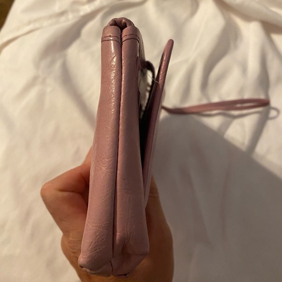 Hobo wristlet blush rose
